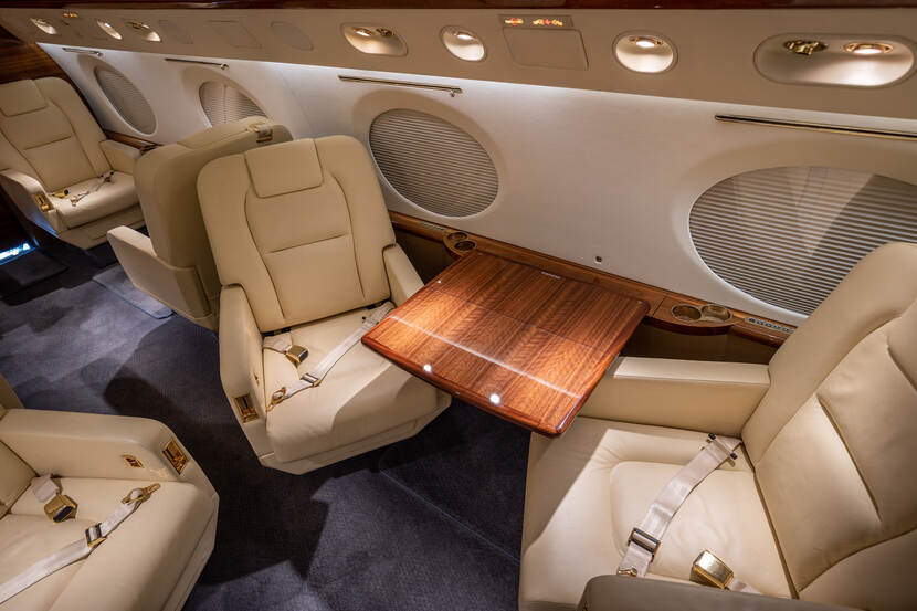 Gulfstream IV interior alternative seating positions