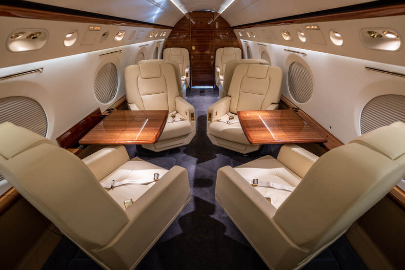 Gulfstream IV interior alternative seating position
